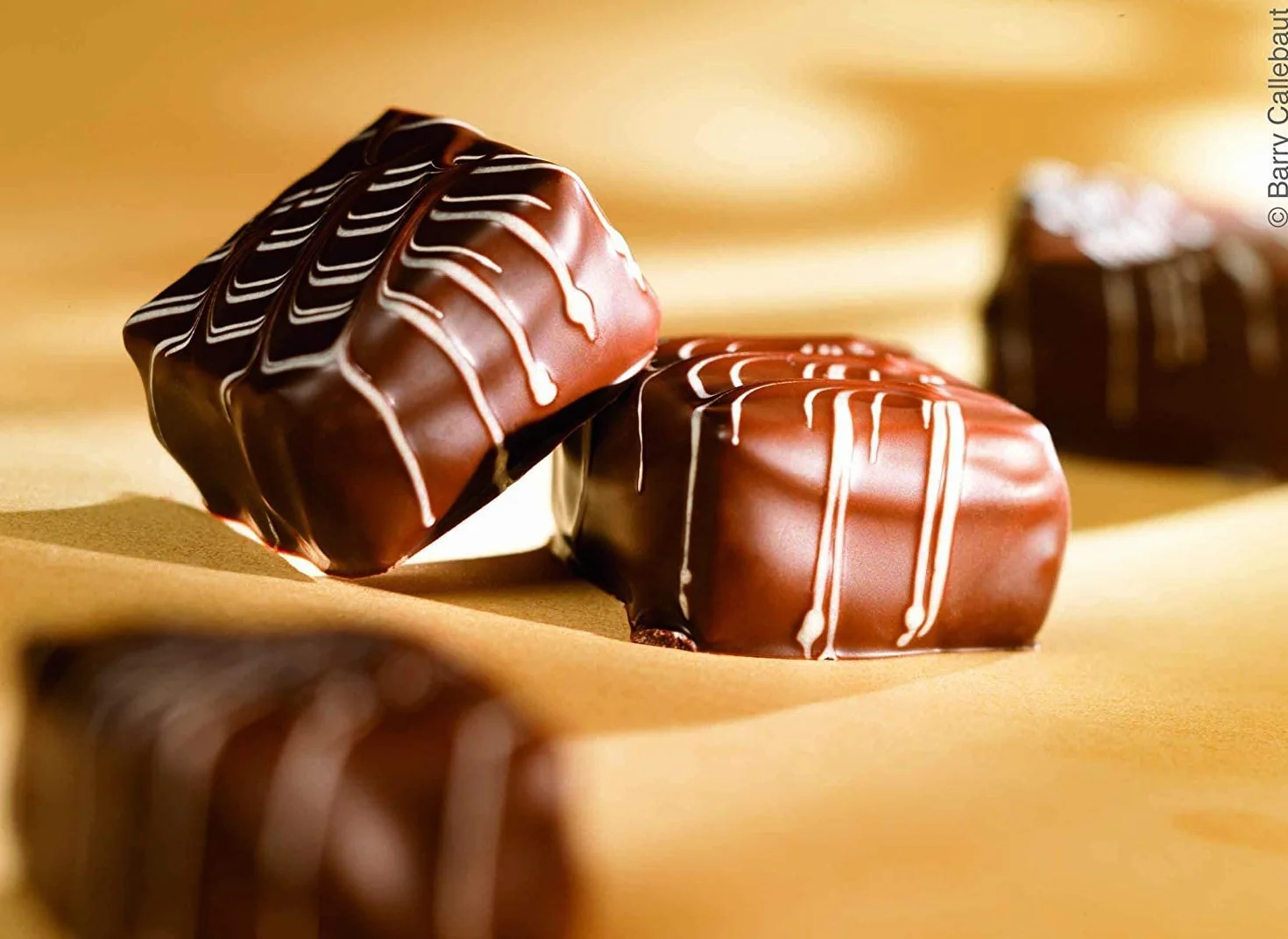 CALLEBAUT Receipe No. 823 - koperta Callets, Vollmich czekolada, 33,6% kakao, 1 x 400 g