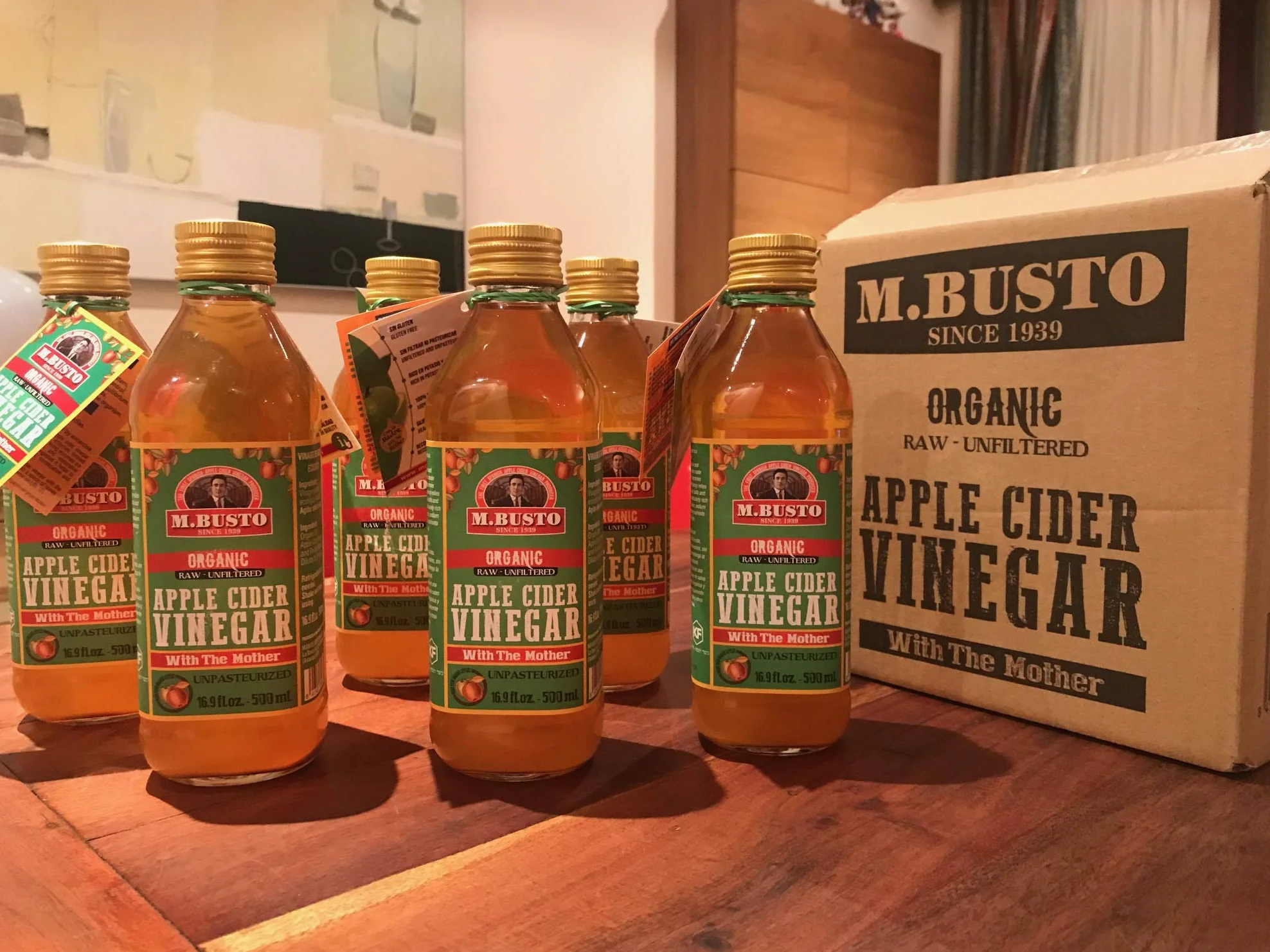 M. Busto - Organiczny ocet jabłkowy - Apple Cider Vinegar - ekologiczny niepasteryzowany z matką koszerną - od 1939 roku (6 x 500 ml)