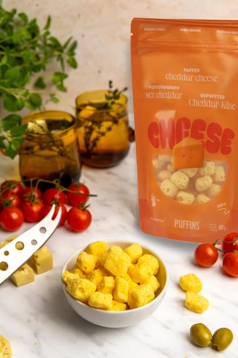 PUFFINS - Crispy Cheese Keto Snack - Cheddar Cheese - 100% sera - bez cukru, GMO, węglowodanów - przekąska białkowa - zdrowe przekąski dla dzieci i dorosłych, bezglutenowe, wysokobiałkowe - 4x50g