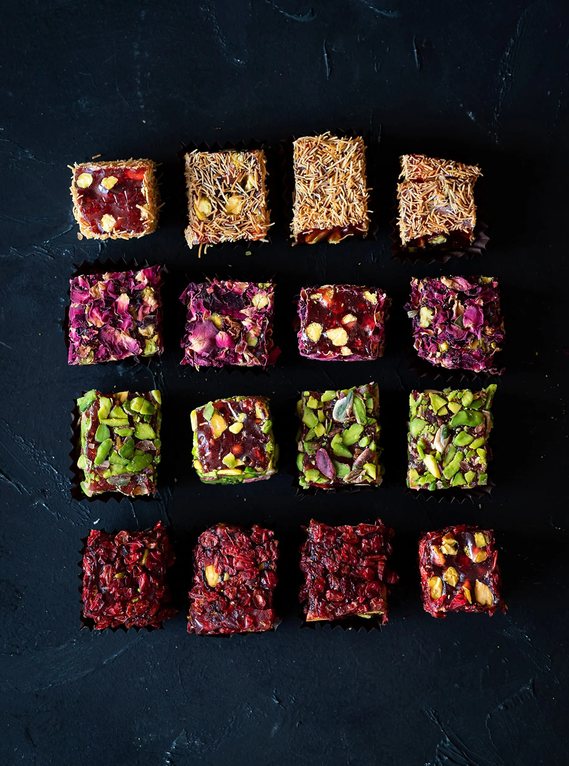 Palanci | Vegan Sweets Turkish Delight Cube 490 gr. | Kosz na słodycze | Premium Lokum od 1870 roku | Pudełko prezentowe Turkish Delight | wegańskie | słodycze halal z pistacjami, granat Kadayif |