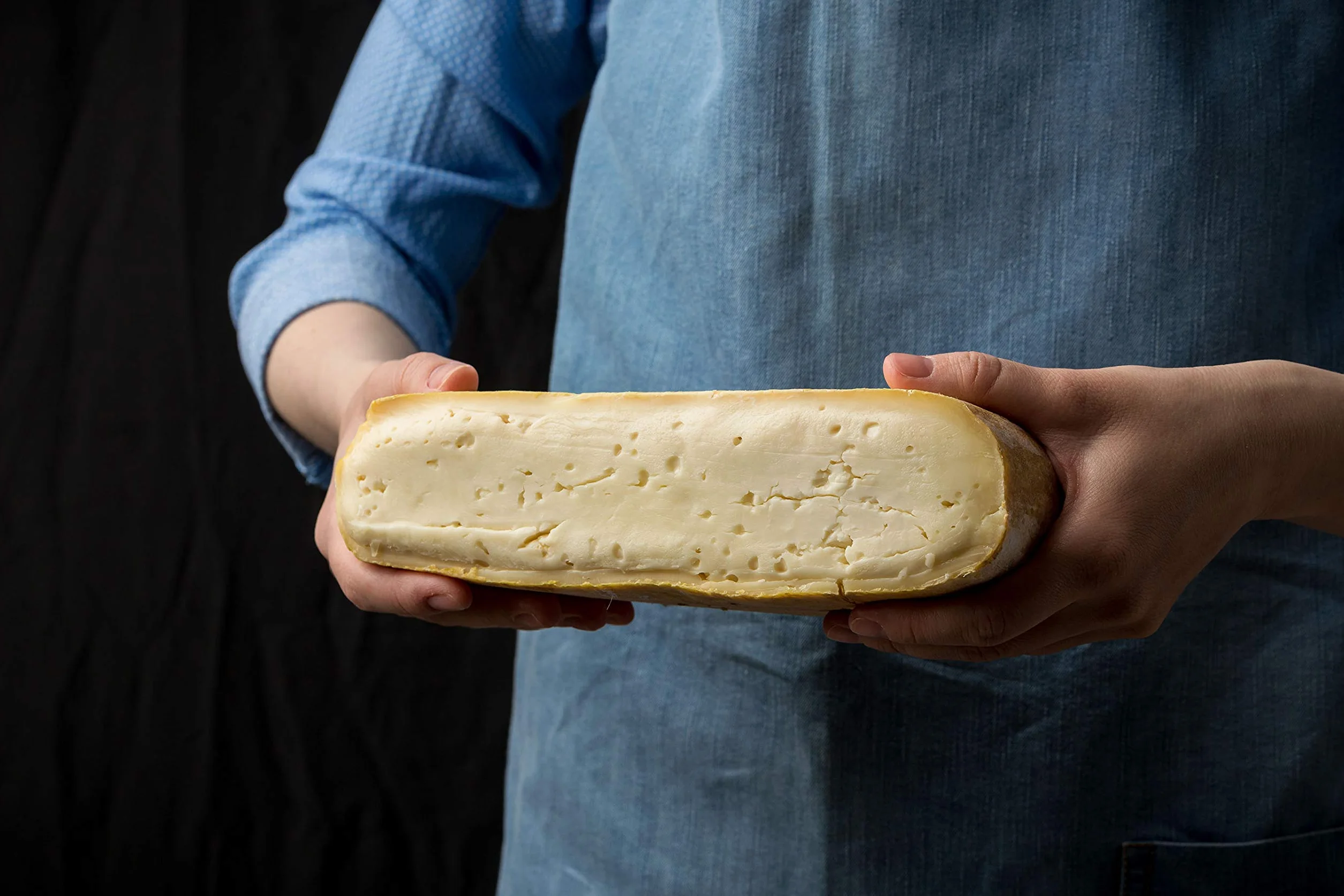Taleggio DOP | Cow's milk cheese | Typical Italian Cheese | AOP Cheese | Hand salted | 200 gr | Delicate taste
