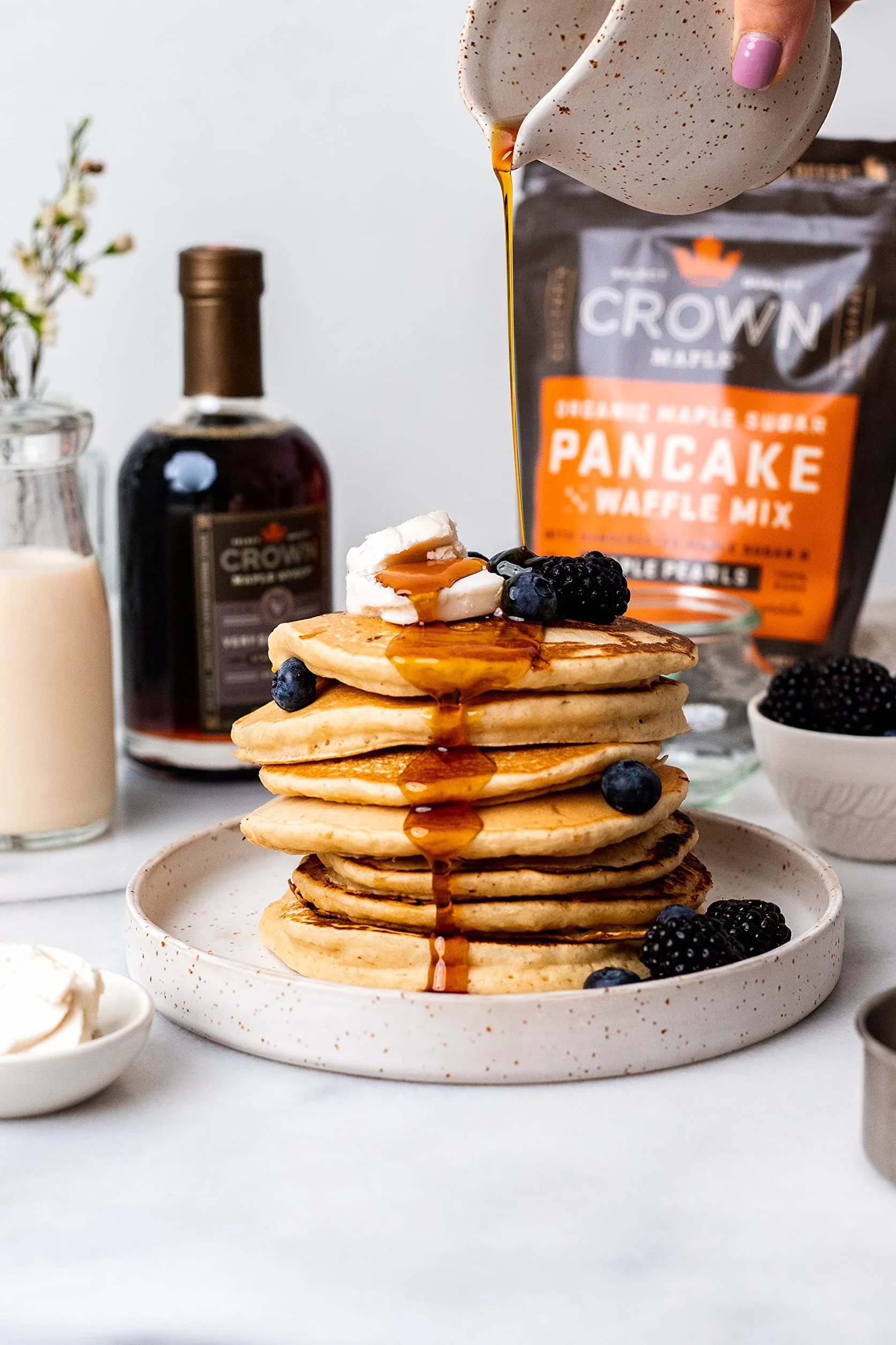 Crown Maple Organic Maple Sugar Pancake Mix 454 g mieszanka do pieczenia naleśników z cukrem klonowym