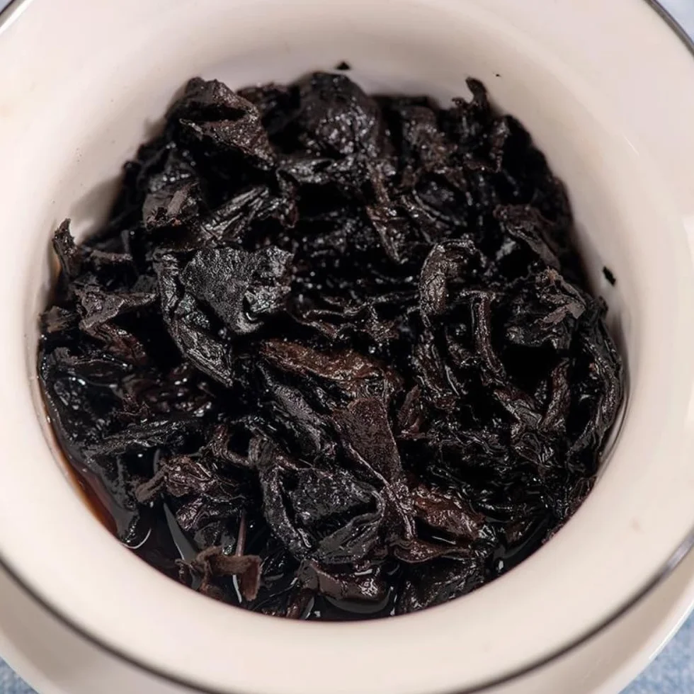 Dojrzała Herbata Yunnan Menghai Pu-erh, Czarna Herbata, 8-letnia Herbata Pu 'er O Łagodnym Uroku 357g
