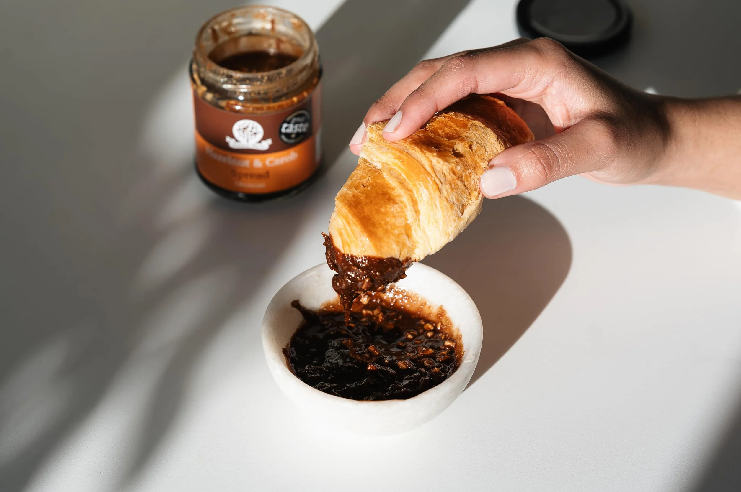 Nutural World - chrupiący orzech laskowy i chleb porzeczki (1 kg)