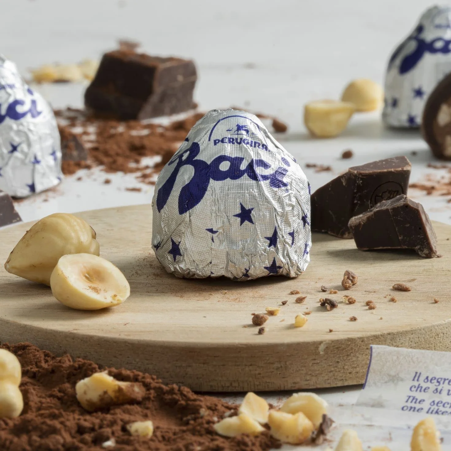 BACI PERUGINA Pudełko 350 g Classico Dark FINE Chocolate Truffle with Hazelnuts